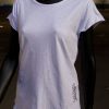 Frontal camiseta blanca de algodón orgánico, prenda cómoda y muy ligera además de ser la última tendencia en moda femenina casual.