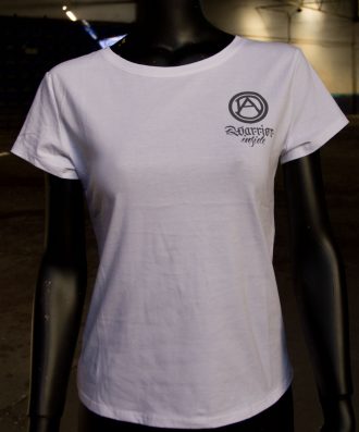 Camiseta algodón, última tendencia en moda femenina