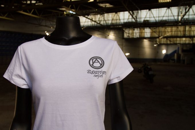 Warrior Inside, Algodón blanca, lo último en moda femenina y ropa casual y cool.